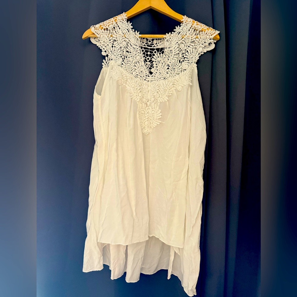 Elegant White Lace Trim Nightgown